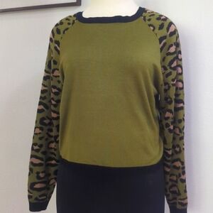 ASHLEY STEWART Leopard Print Sleeve Sweater Top ~ NWOT